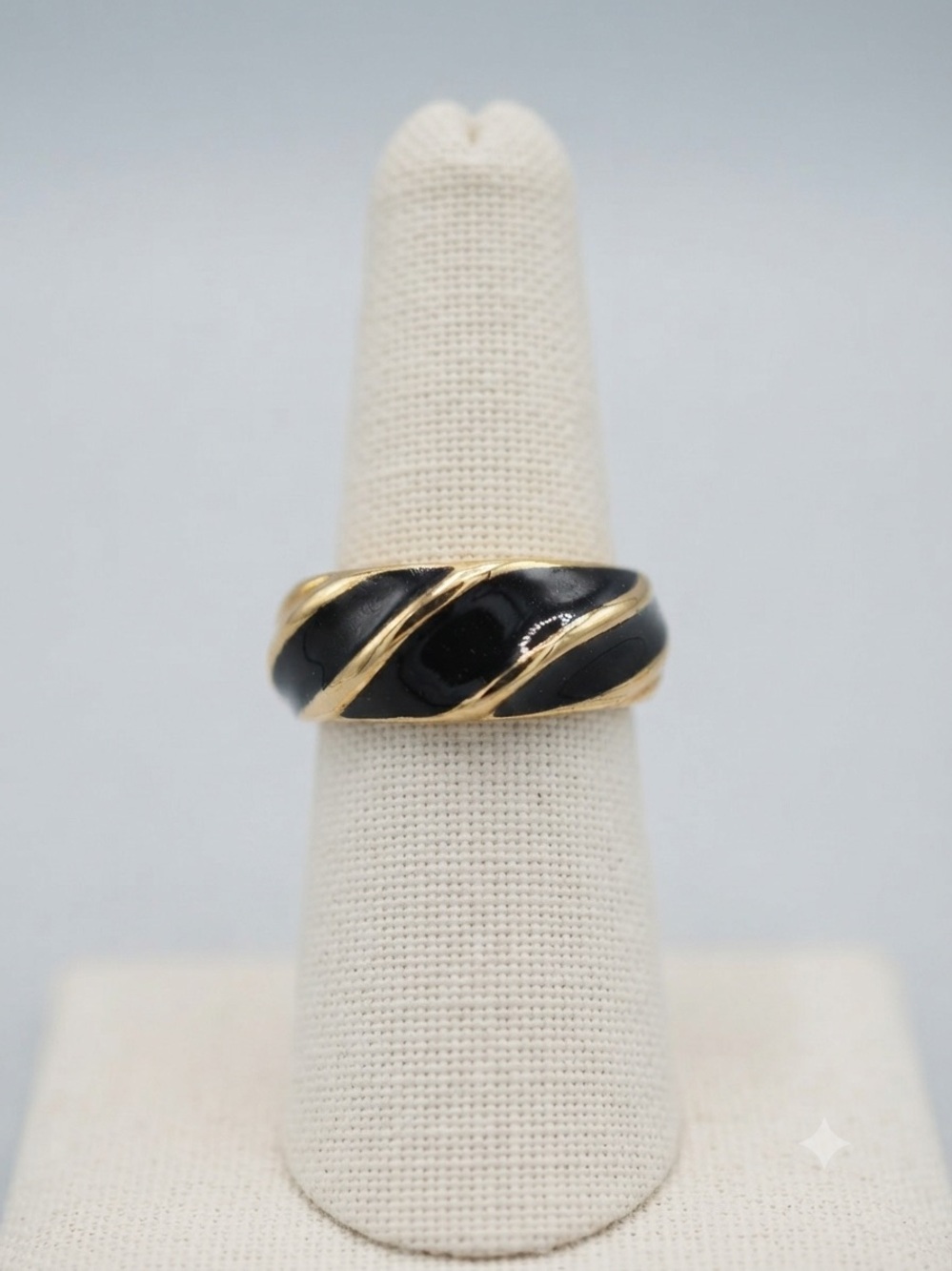 : Vintage 18K Gold Plated Enamel Swirl Statement Band Ring